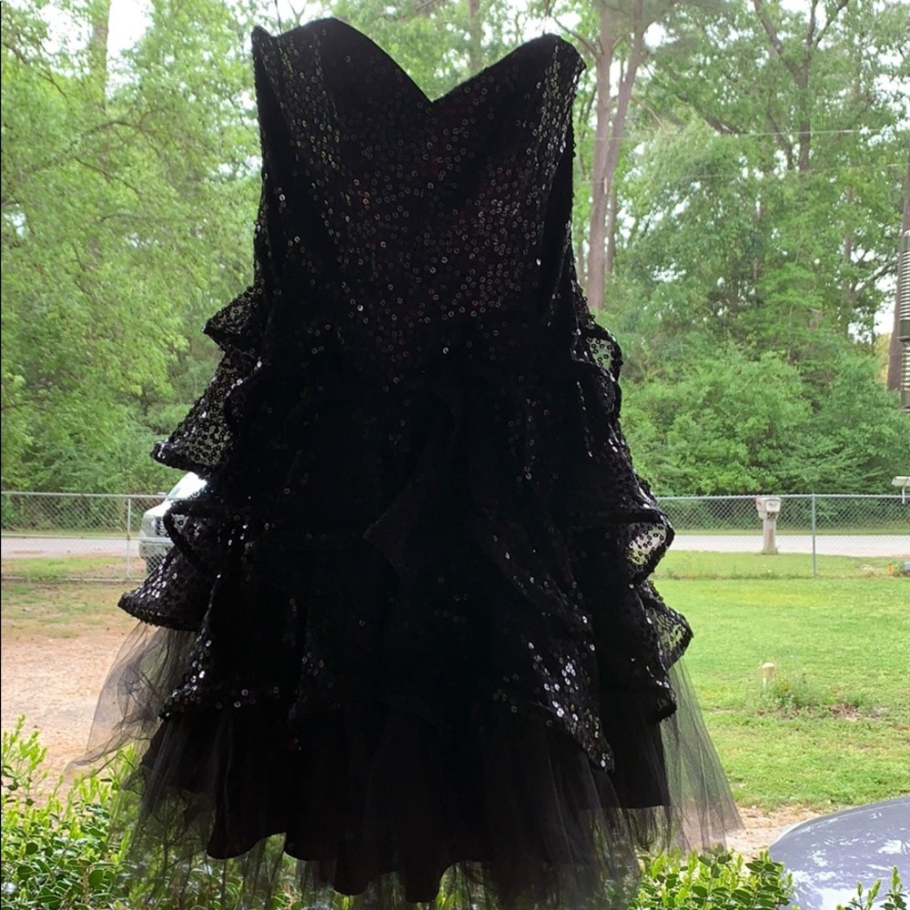 Betty Johnson Homecoming/ Dance Dress!